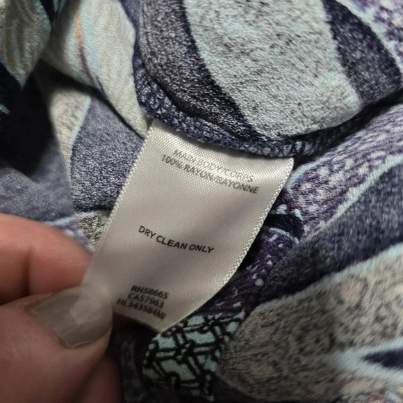 Chelsea28 Colorful Geometric Print Romper w/ Pockets, Vented/Wrap Back, EUC! - Picture 12 of 14